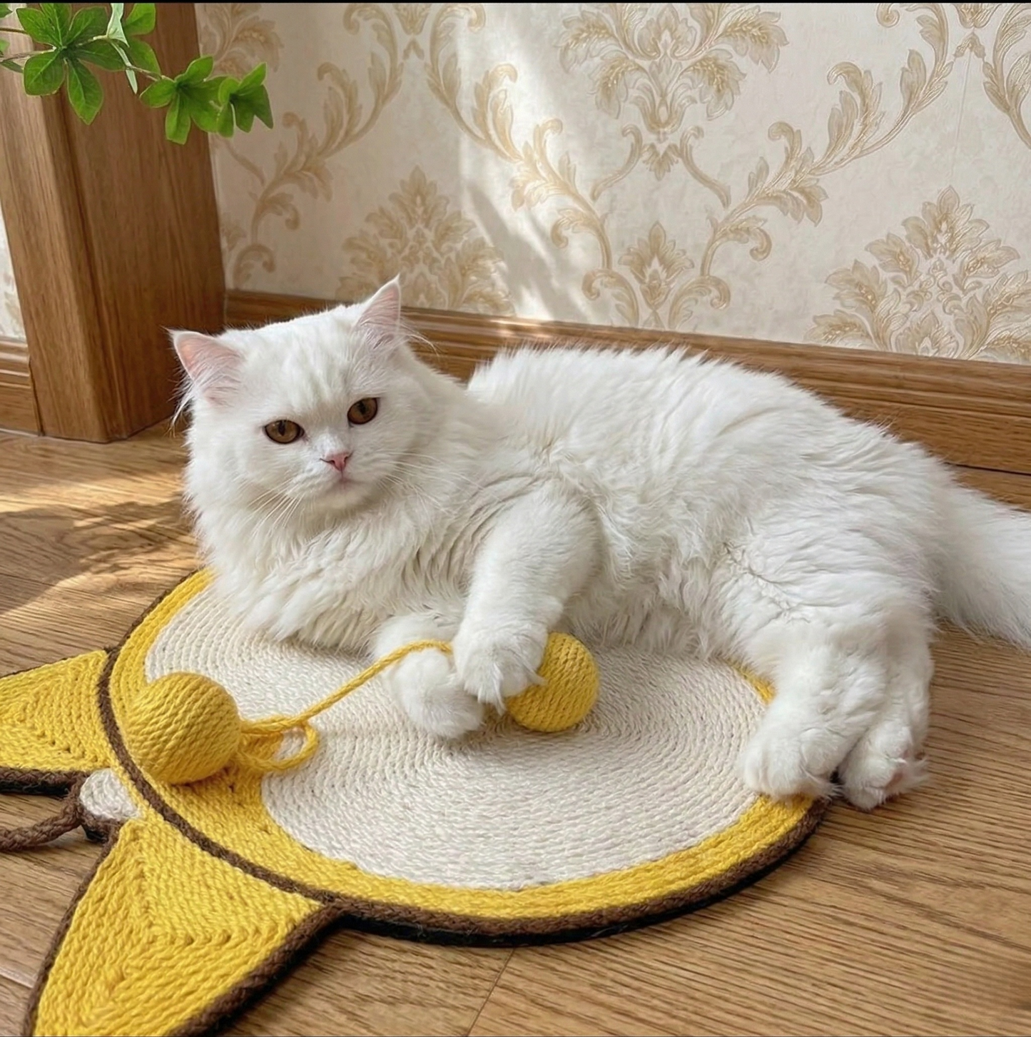 Cat Scratcher - Decorative Sisal Fibre Scratch Pad, Animal Shaped Vertical Scratching Board with Hanging Toys